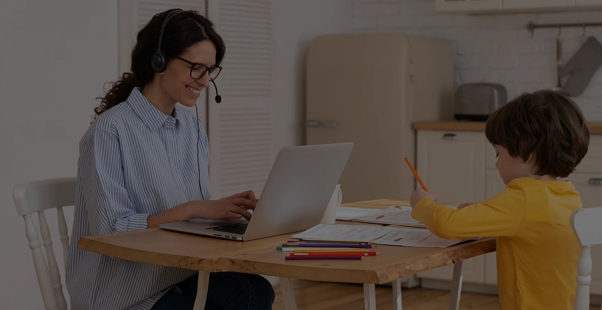Vrouwen tussen carrière en gezin
